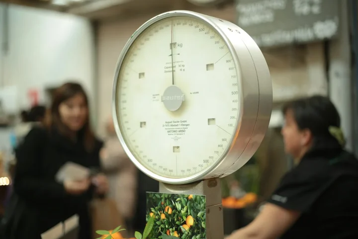 Kitchen food scale used to weigh calorie-dense bulking foods accurately